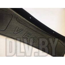 Облицовка крышки багажника Лада Веста с надписью VESTA